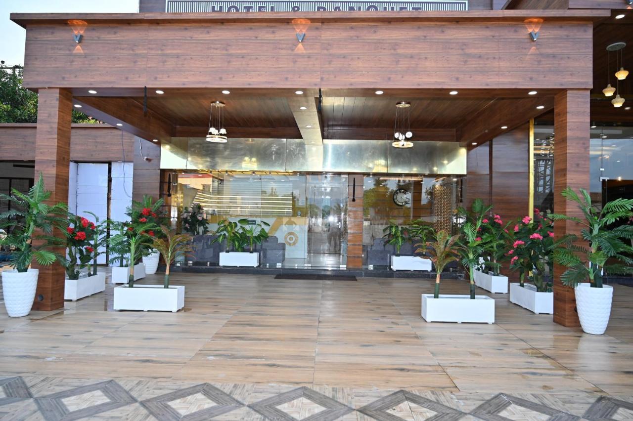 Hotel Vasdaa Grand Dehradun Exterior foto