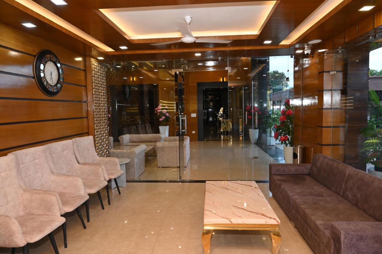 Hotel Vasdaa Grand Dehradun Exterior foto