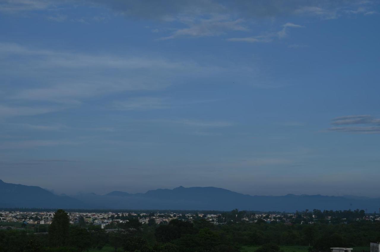 Hotel Vasdaa Grand Dehradun Exterior foto
