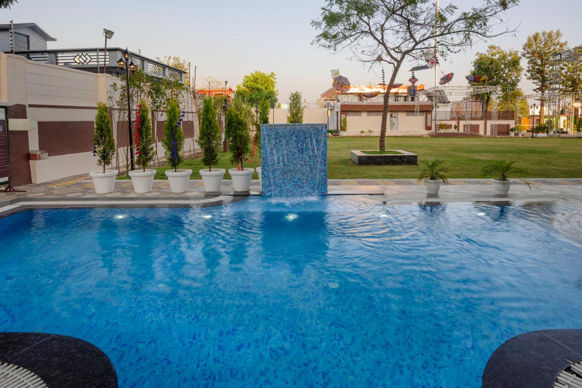 Hotel Vasdaa Grand Dehradun Exterior foto